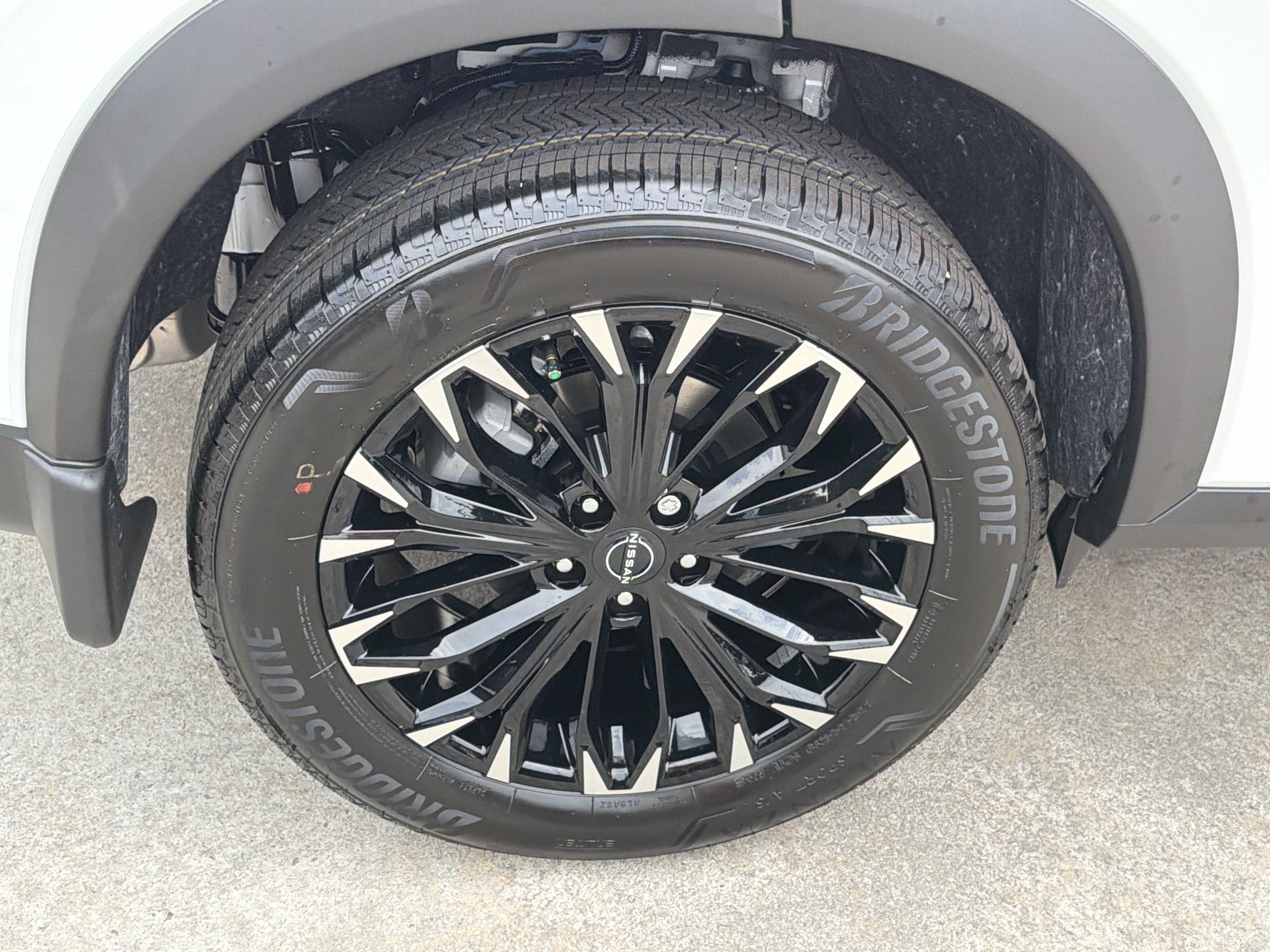 New 2026 Everest White Pearl Tricoat Nissan Dark Armor image 18