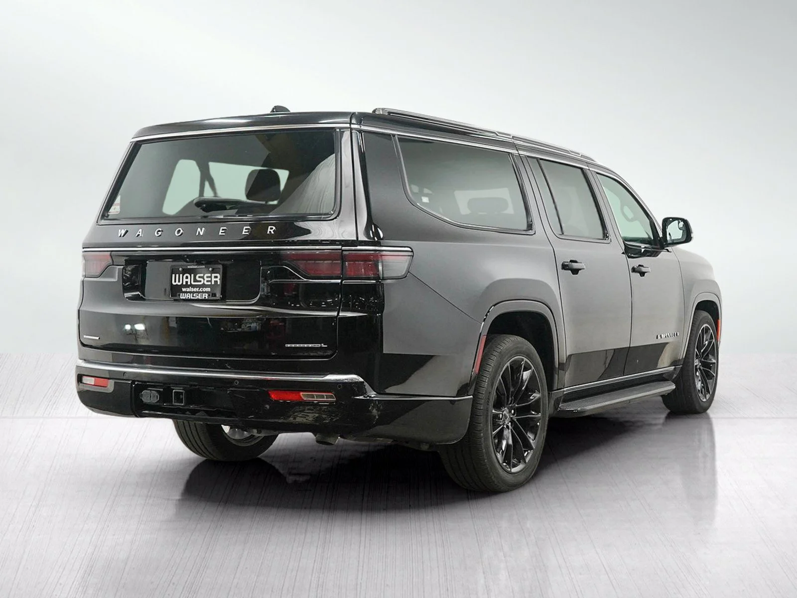 Used 2023 Diamond Black Crystal Pearlcoat Jeep Series II image 5