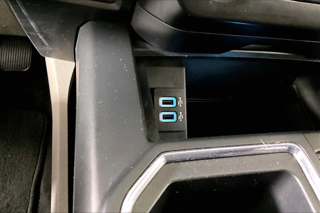 Used 2018 White Ford XL image 15
