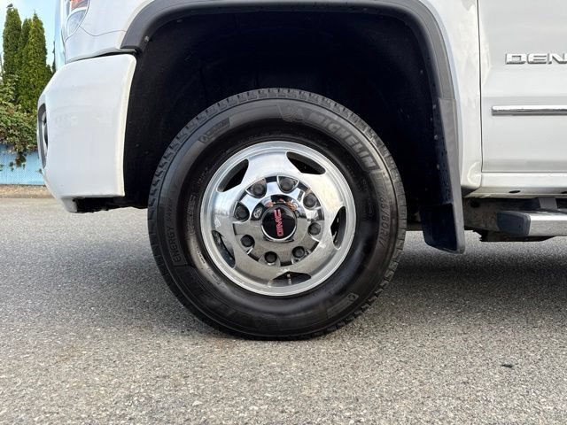 Used 2019 Summit White GMC Denali image 17