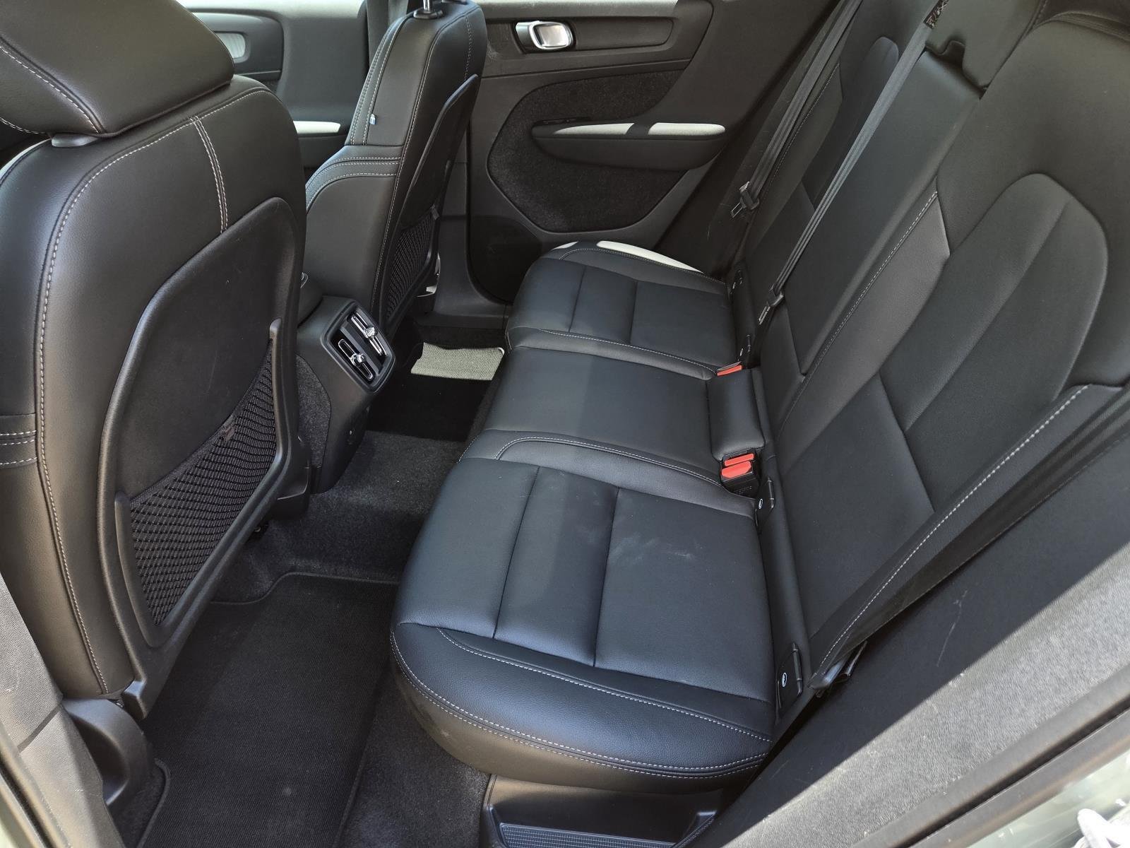 Used 2025 Sage Green Metallic Volvo Core Bright Theme image 34