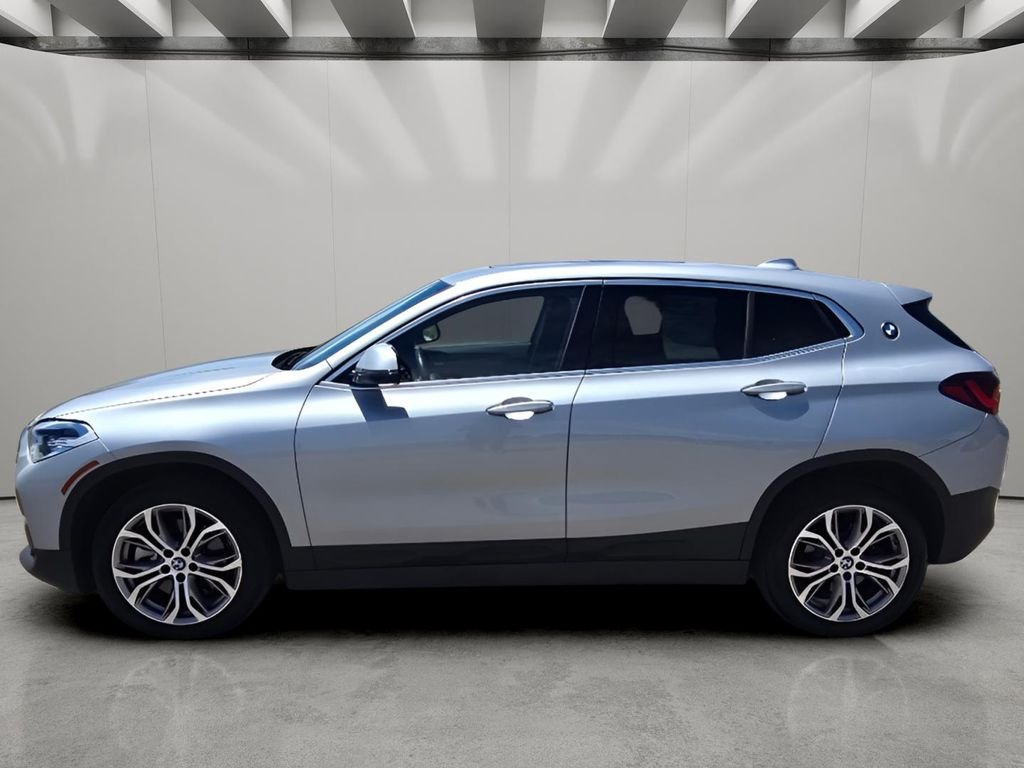 Used 2022 Glacier Silver Metallic BMW xDrive28i image 2