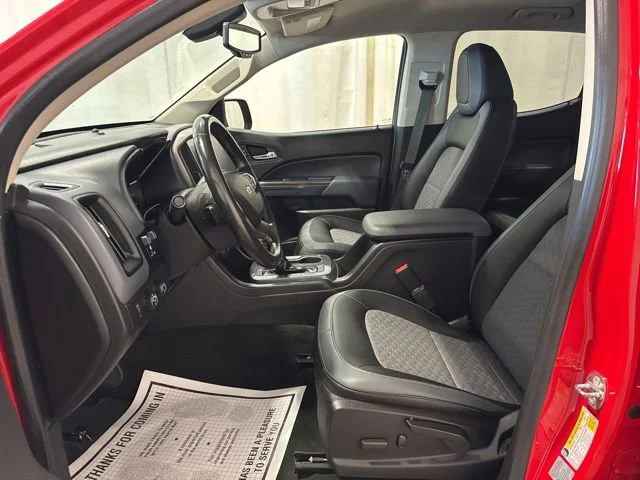 Used 2016 RED HOT Chevrolet 4WD Z71 image 10