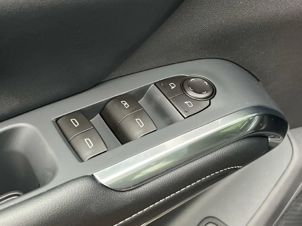 New 2027 Mosaic Black Metallic Chevrolet LT image 14
