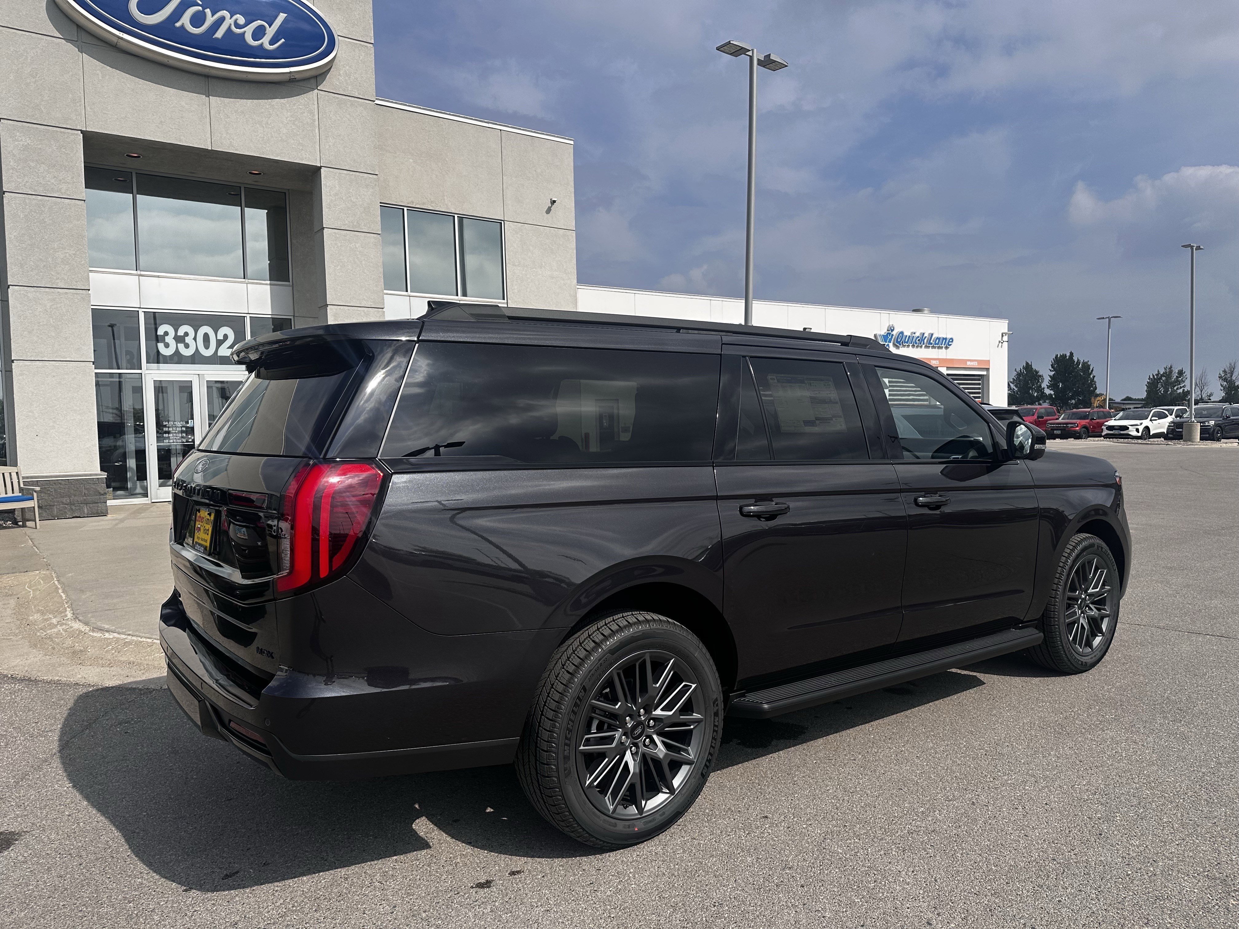 New 2026 Dark Matter Gray Metallic Ford Platinum image 4