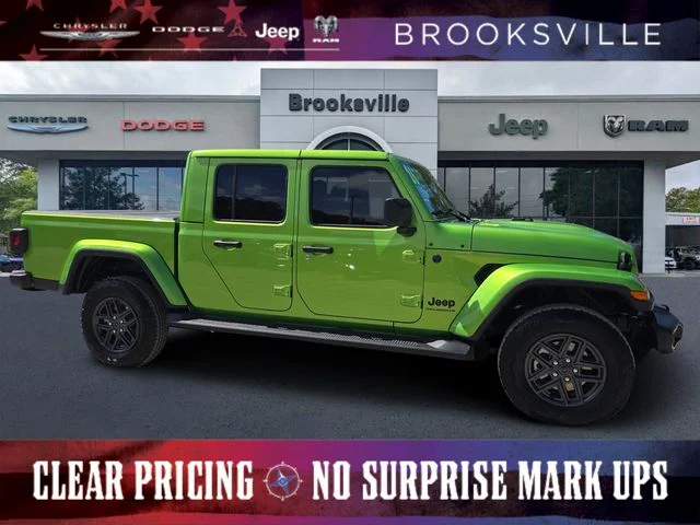 2026 Jeep Gladiator Sport S Auto's photo