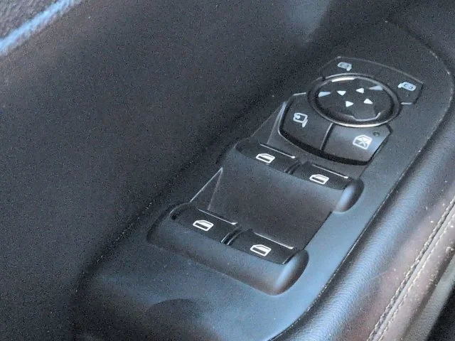 Used 2019 Red Lincoln Reserve image 23