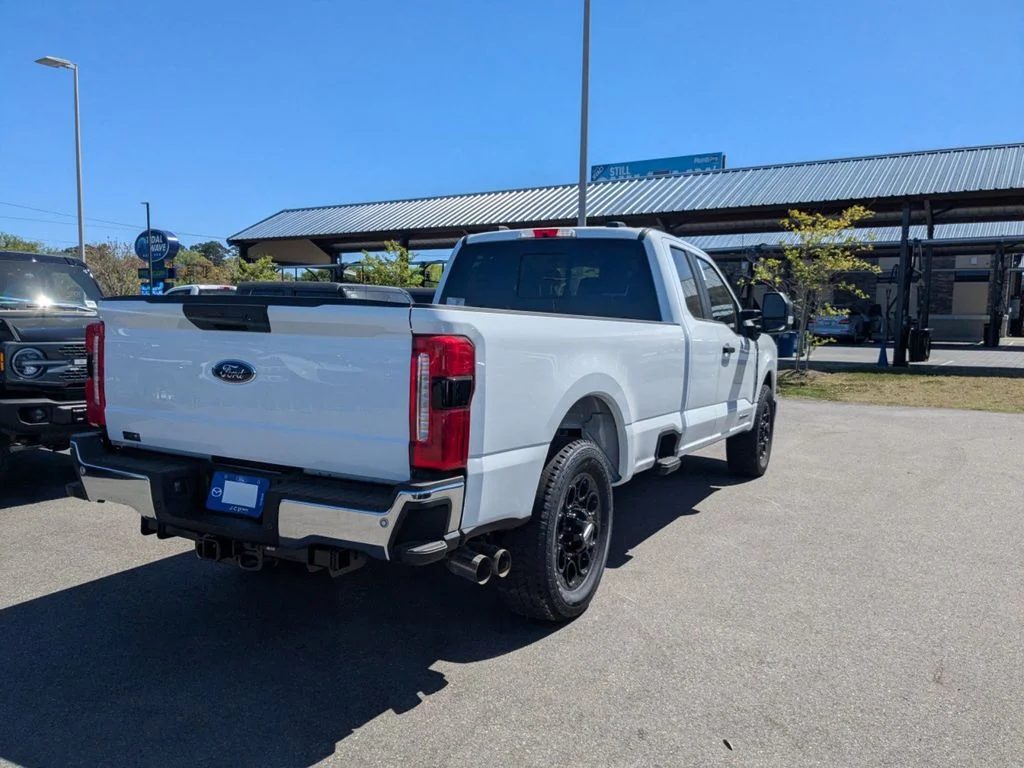 New 2026 Oxford White Ford XL image 4