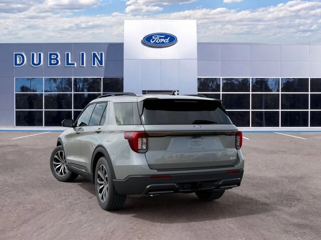 New 2027 Avalanche Gray Ford ST-Line image 10