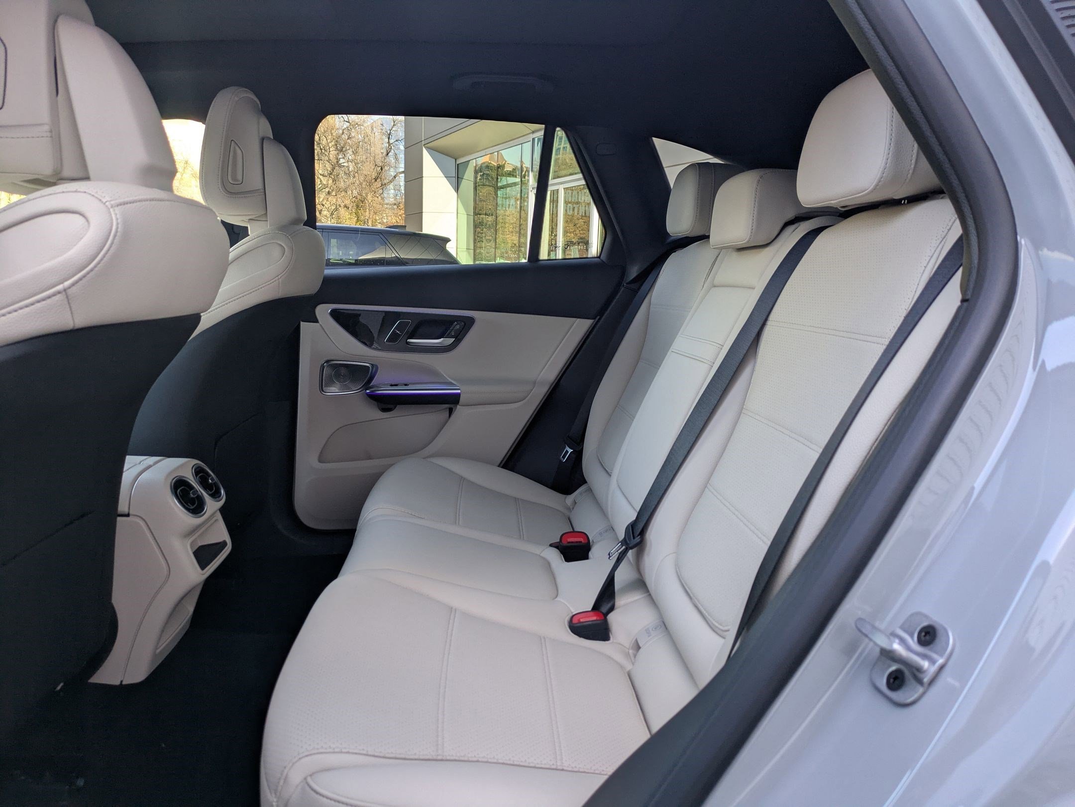 New 2026 MANUFAKTUR Alpine Grey Mercedes-Benz GLC 300 image 31