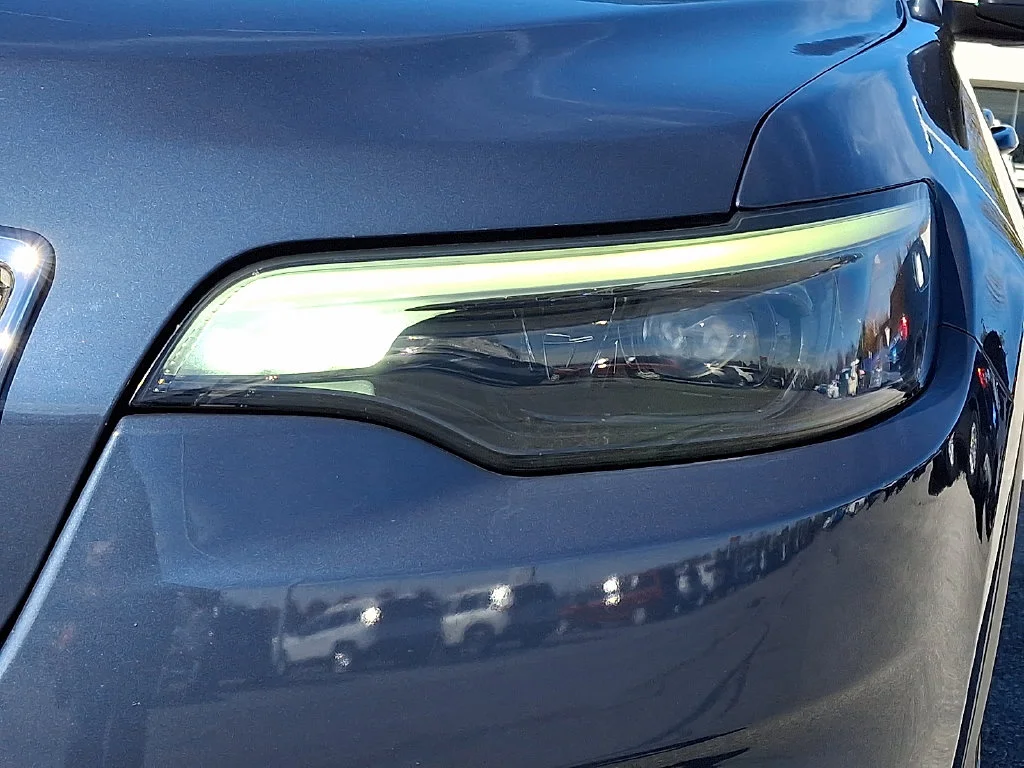 Used 2021 Blue Jeep Latitude Lux image 10