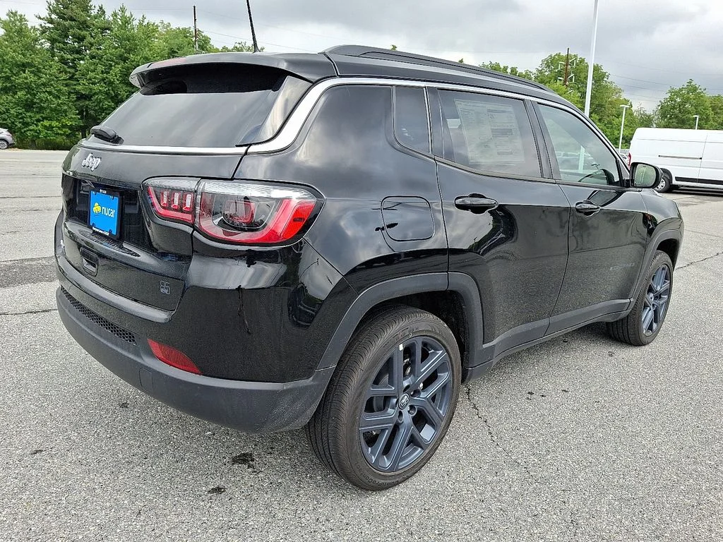 New 2026 Black Jeep  image 4
