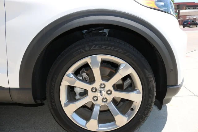 Used 2020 White Metallic Ford Platinum image 44