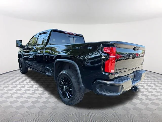 Used 2025 Black Chevrolet High Country image 7