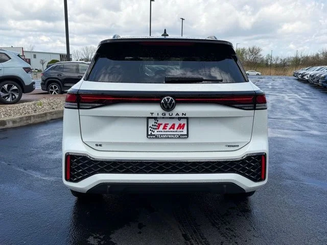 New 2026 White Volkswagen 2.0T SE R-Line Black image 4