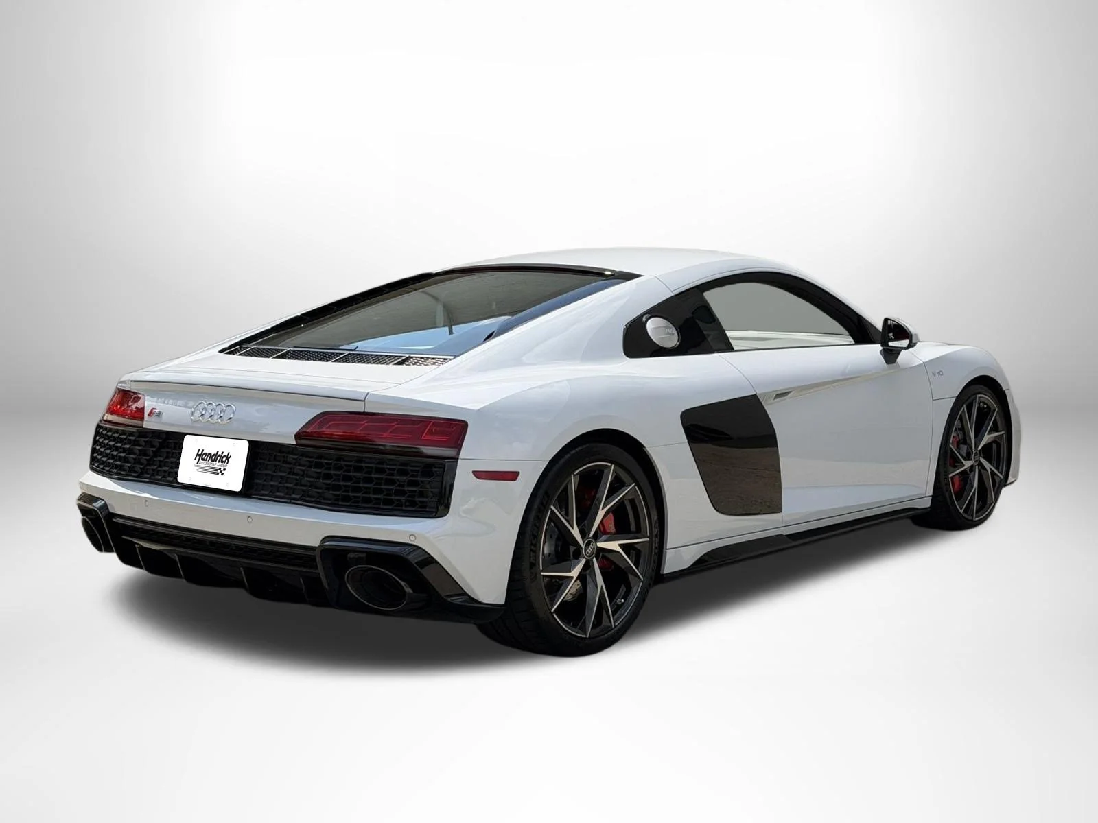 Used 2023 Suzuka Gray Metallic Audi V10 performance image 3