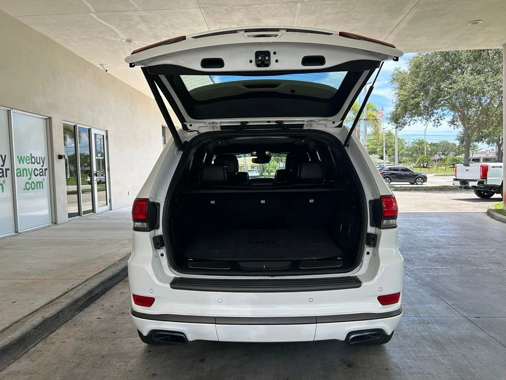 Used 2018 White Jeep Overland image 34