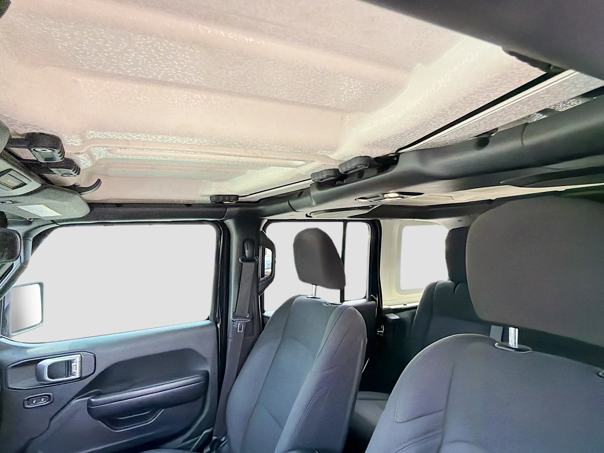 Used 2019 Black Clearcoat Jeep Sport S image 25