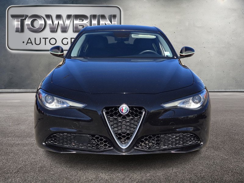 Used 2018 Alfa Black Alfa Romeo AWD image 9