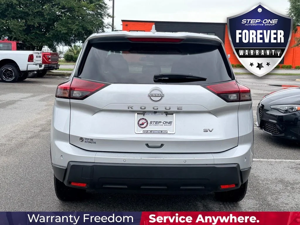 Used 2024 Silver Nissan SV image 5