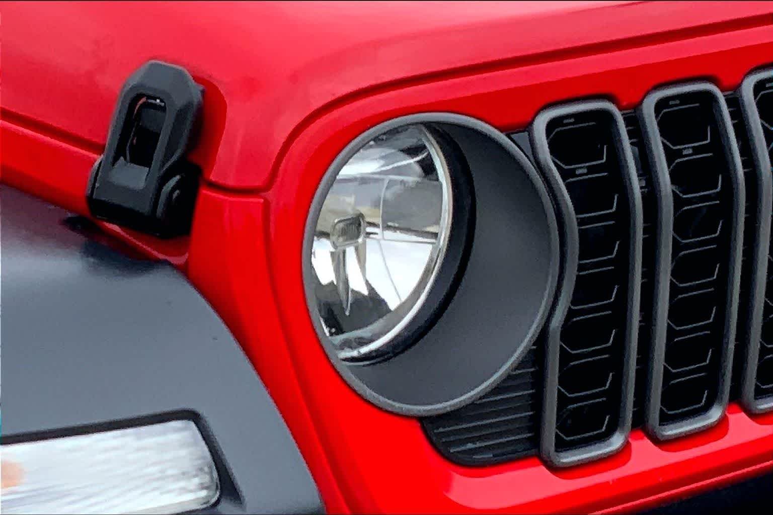 Used 2025 Firecracker Red Clearcoat Jeep Sport S image 26