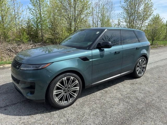 Certified Used 2024 Giola Green Metallic Land Rover SE image 1