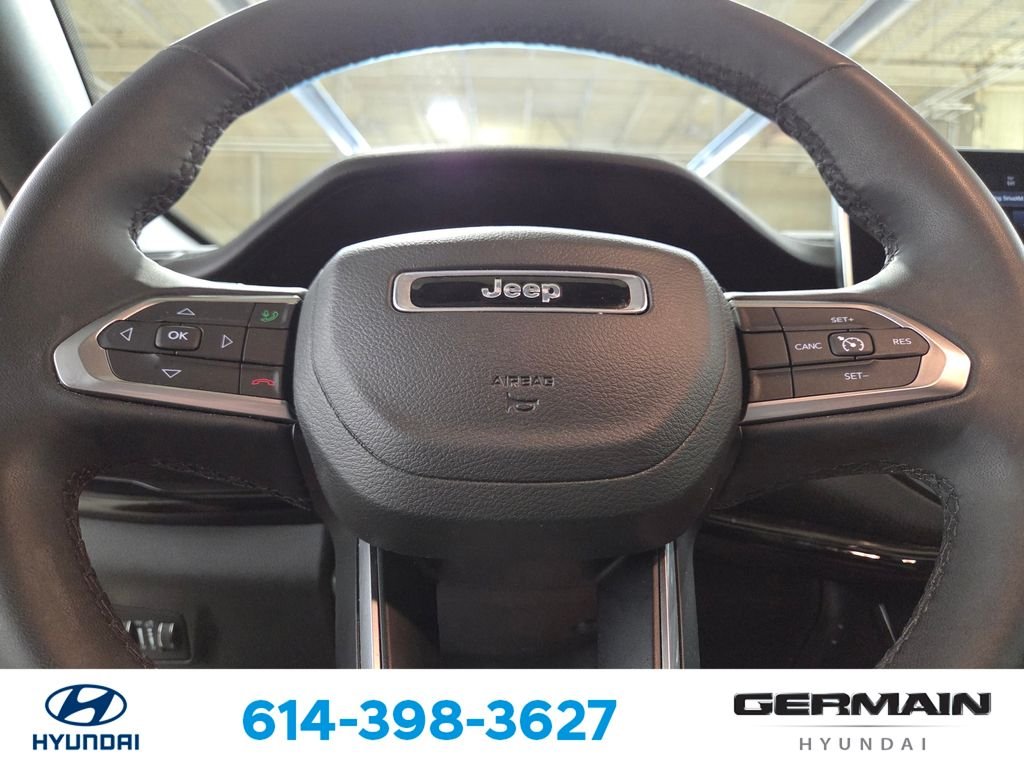 Used 2023 Gray Jeep Latitude image 22