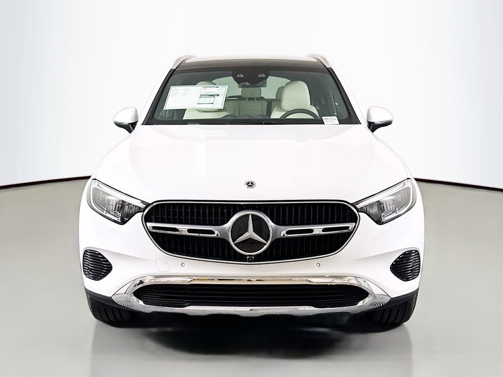 New 2026 MANUFAKTUR Moonlight White Metallic Mercedes-Benz GLC 300 image 2