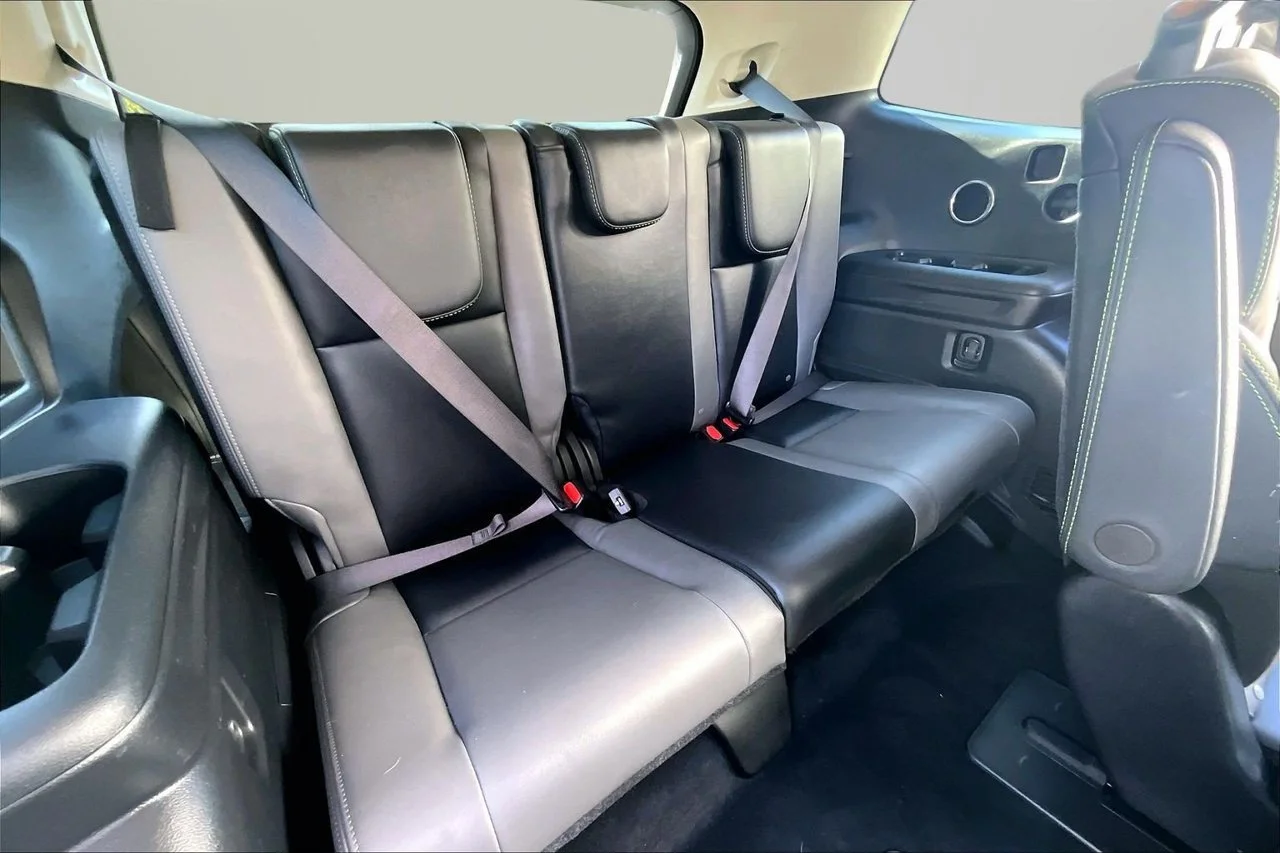 Used 2024 White Subaru Onyx Edition image 25