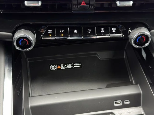 2026 Chevrolet Suburban Premier - Photo 15