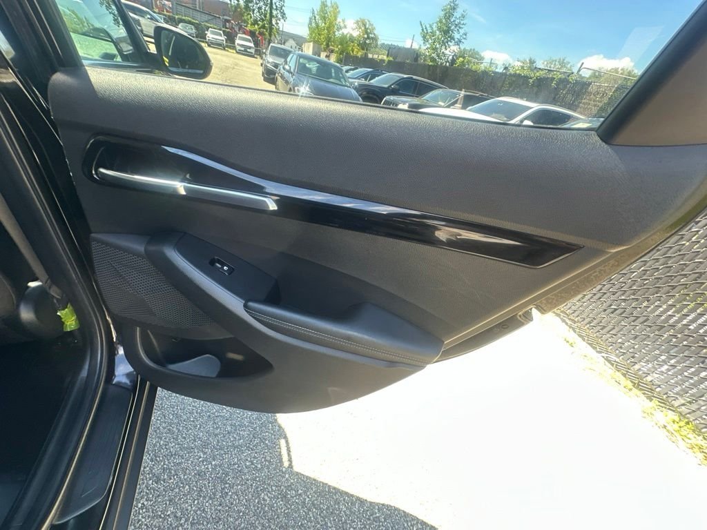 Used 2021 Black Kia EX image 32