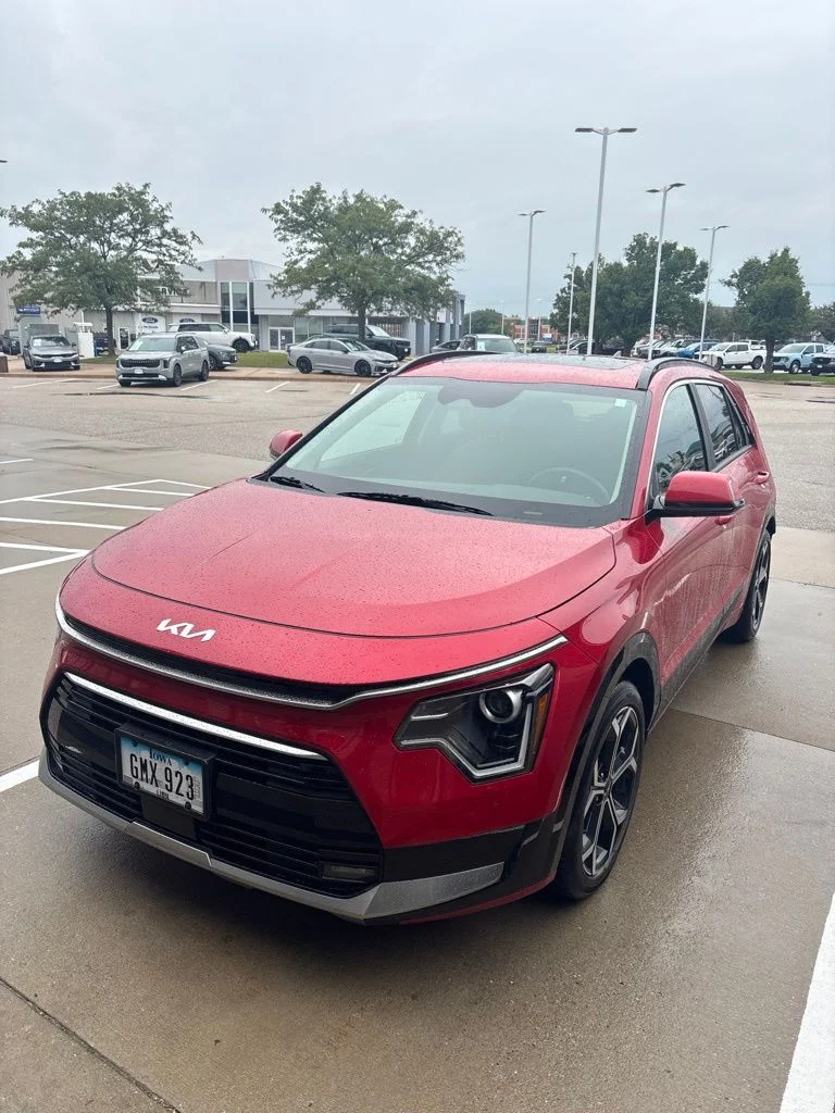 Used 2023 Red Kia EX Touring image 2