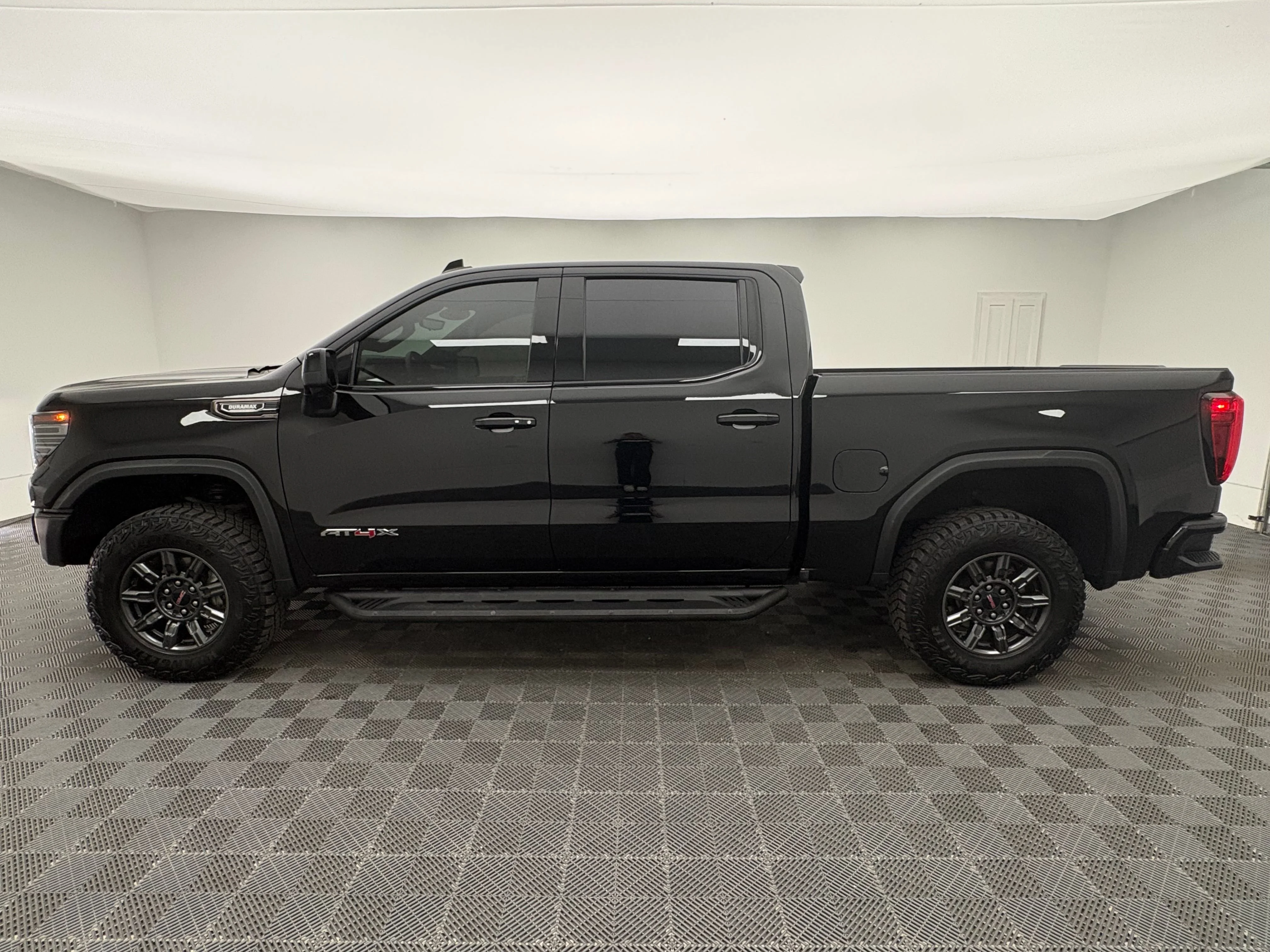 Used 2024 Onyx Black GMC AT4X image 15