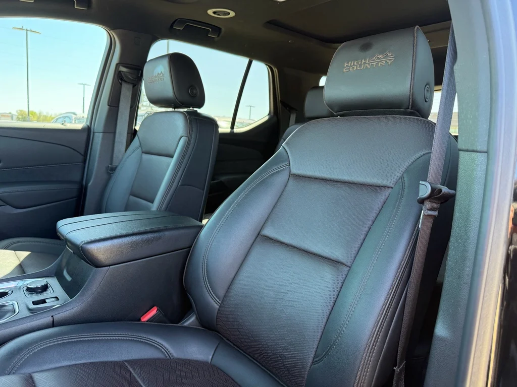 Used 2024 Mosaic Black Metallic Chevrolet High Country image 13