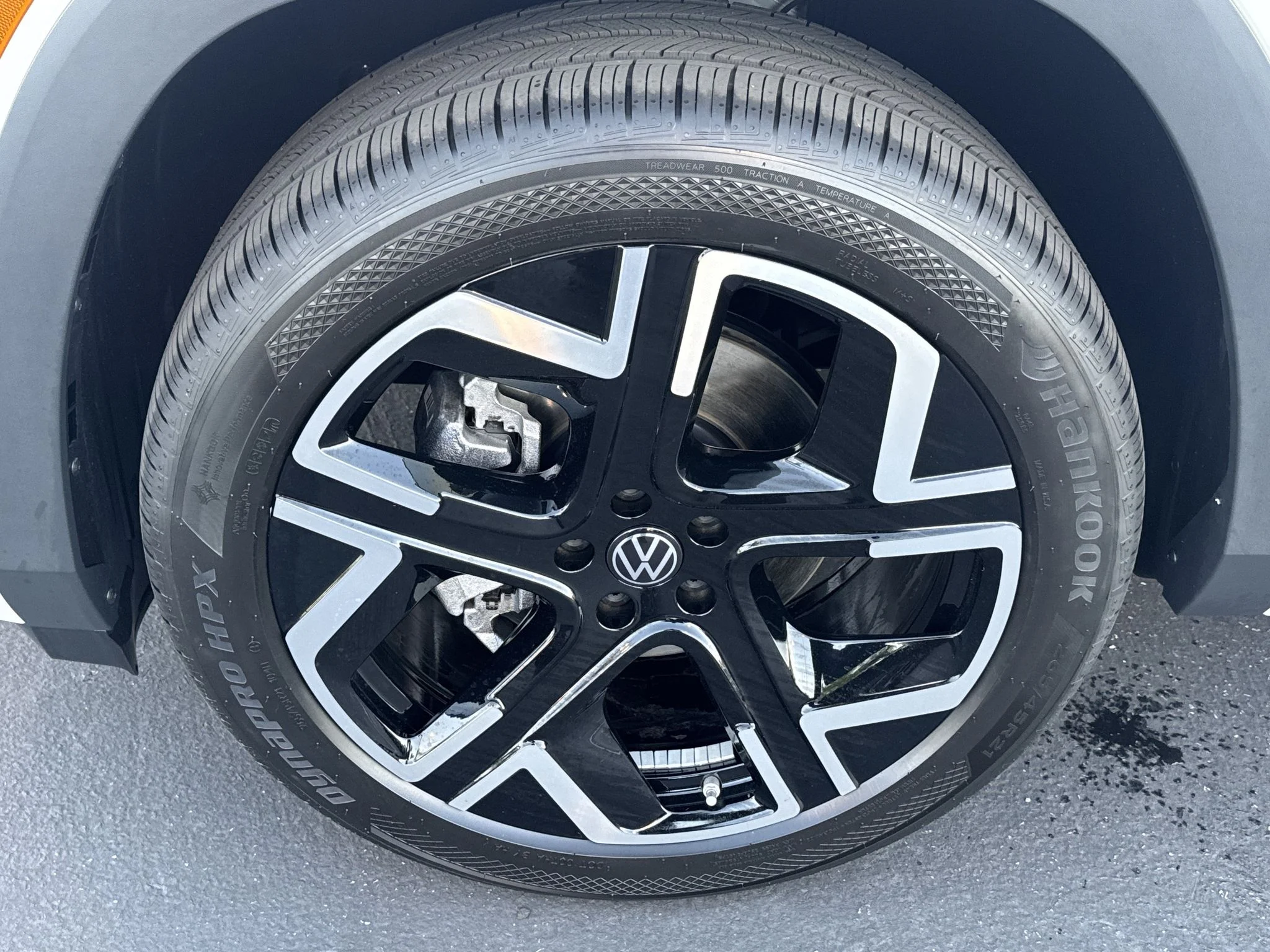 New 2027 Opal White Pearl Volkswagen SEL Premium R-Line image 10