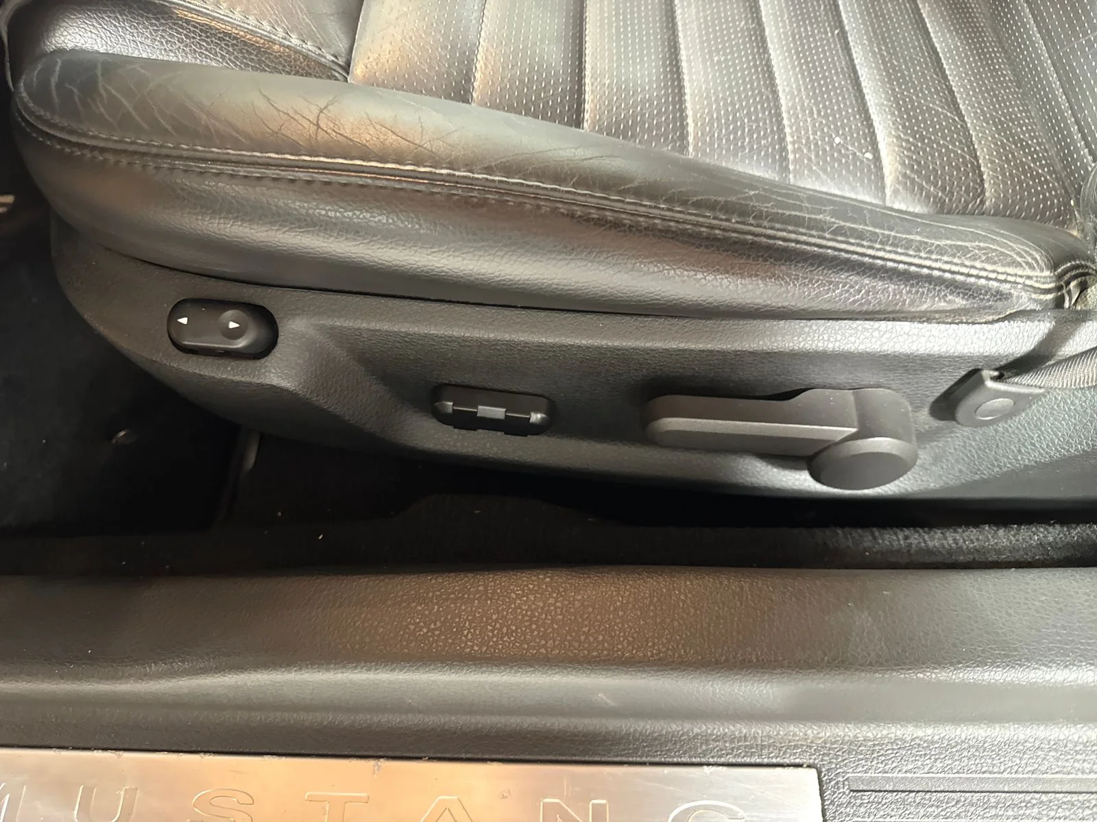 Used 2007  Ford GT Premium image 15