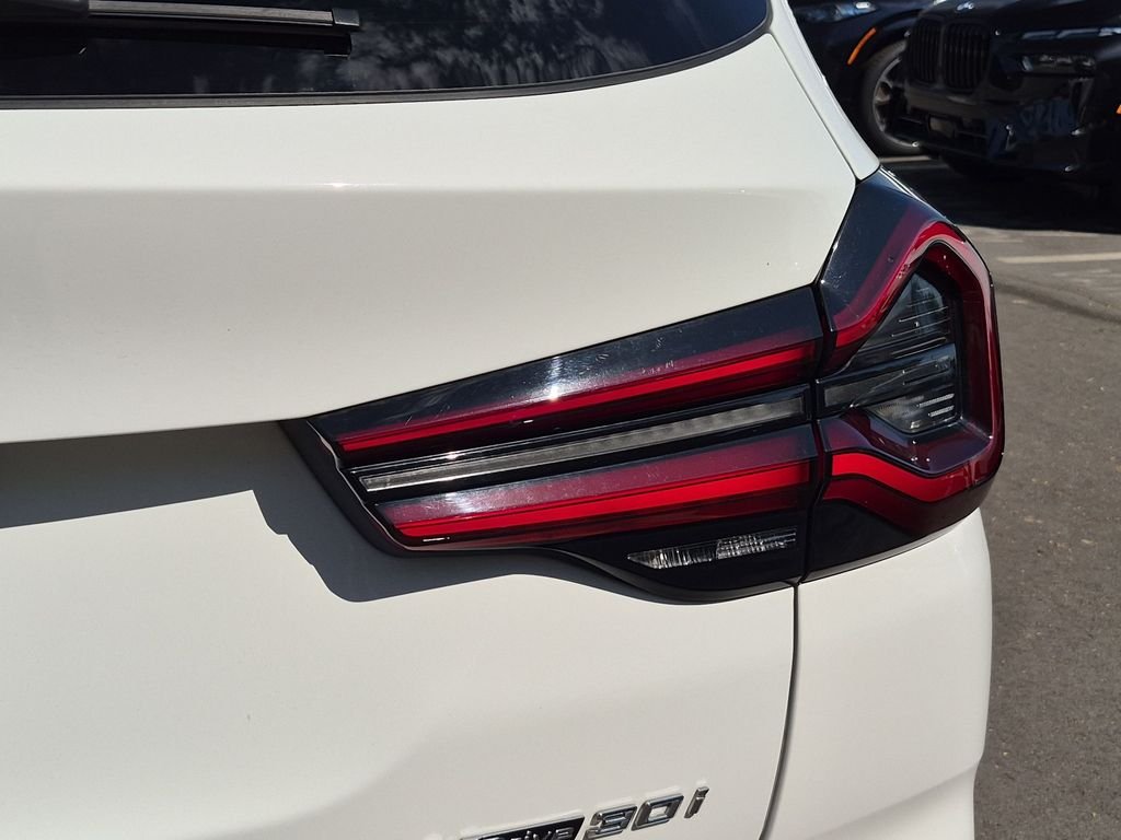 Used 2024 White BMW xDrive30i image 26