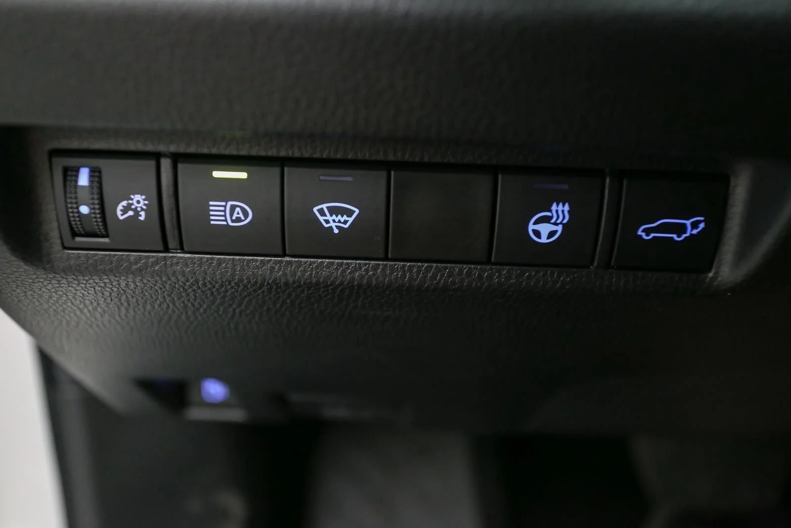 Certified Used 2022 White Toyota XLE image 42