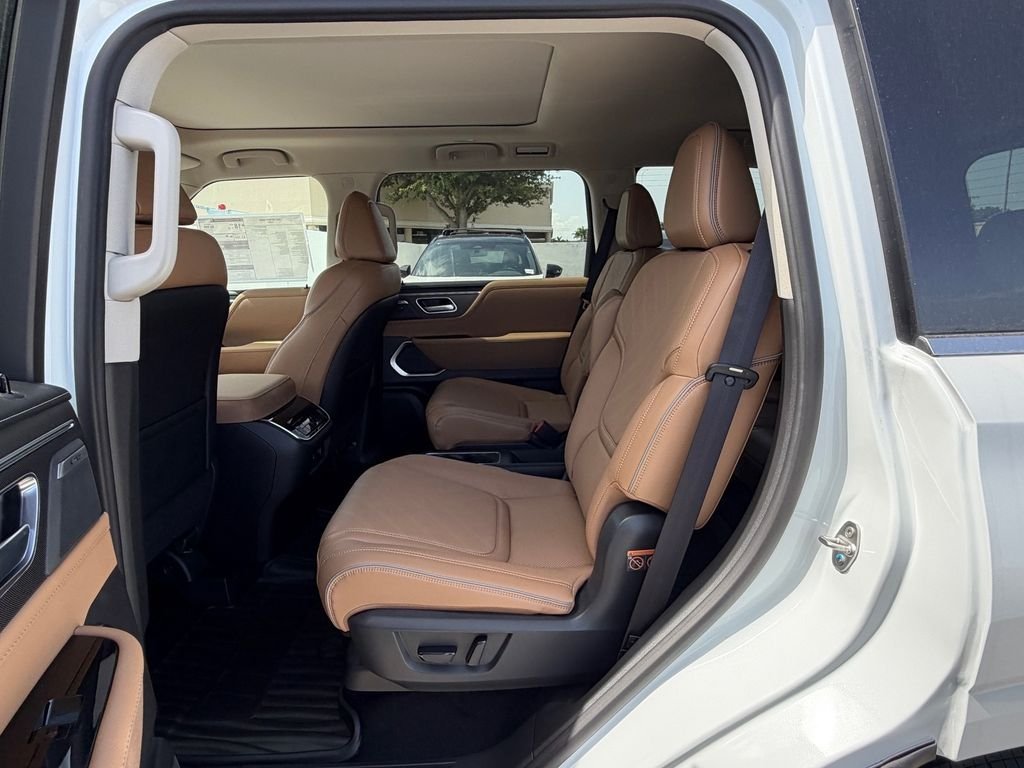 New 2027 RADIANT WHITE INFINITI Luxe 2WD image 14