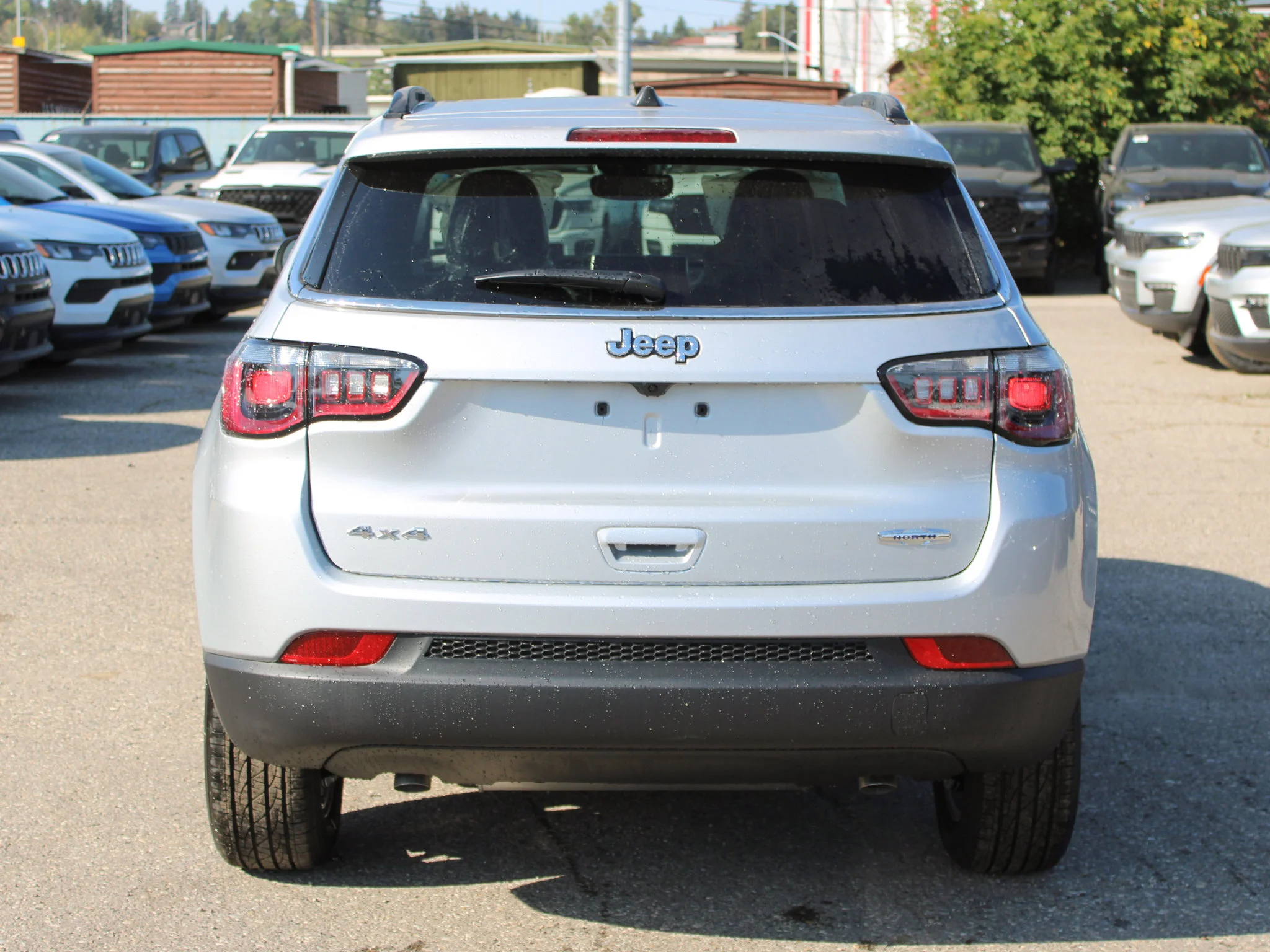New 2025 Silver Jeep North* 4x4, Pano Sunroof, Heated Seats/Wheel, 360 Camera image 4