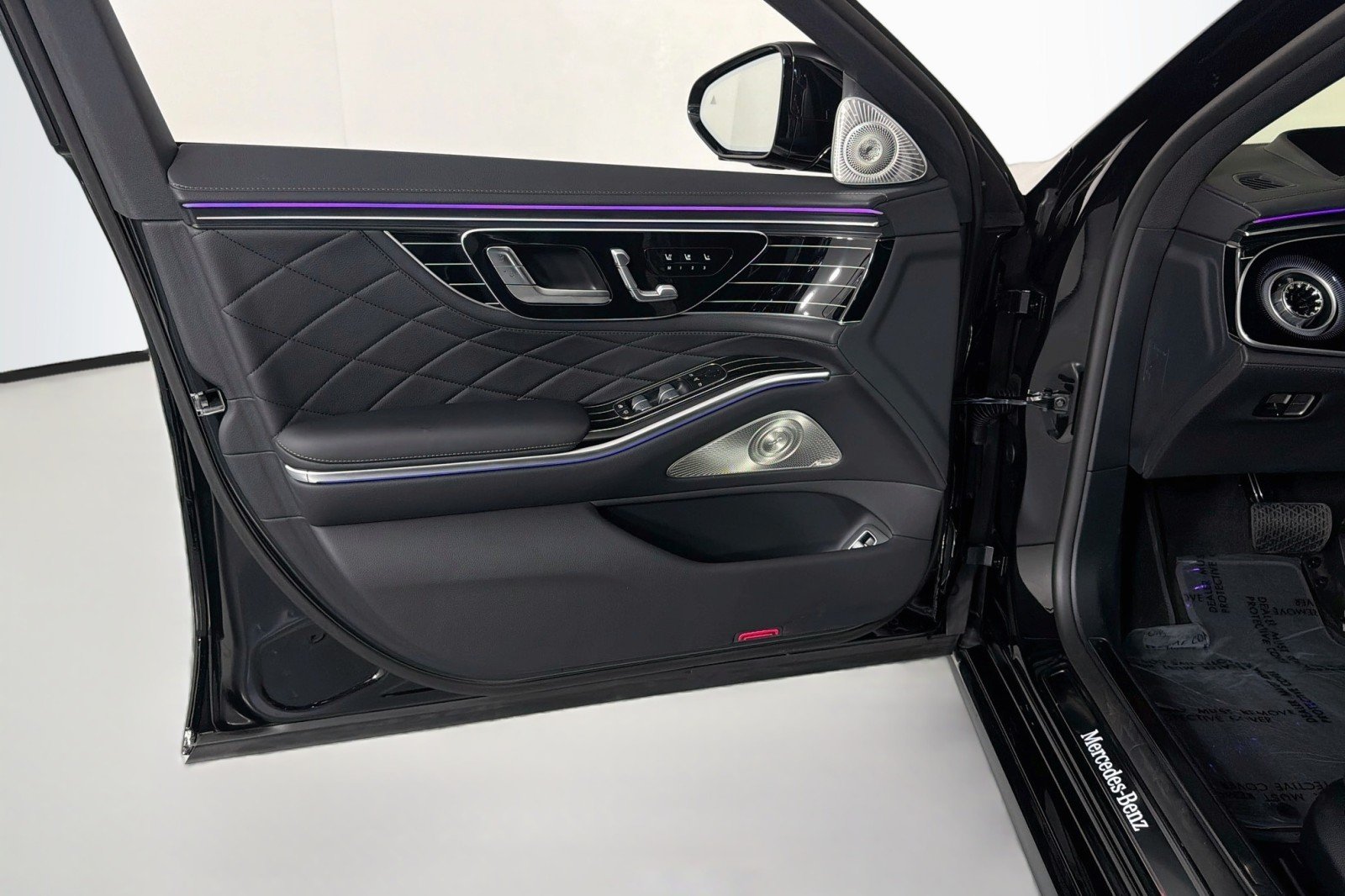 New 2027 Obsidian Black Metallic Mercedes-Benz S 580 4MATIC® Sedan image 23