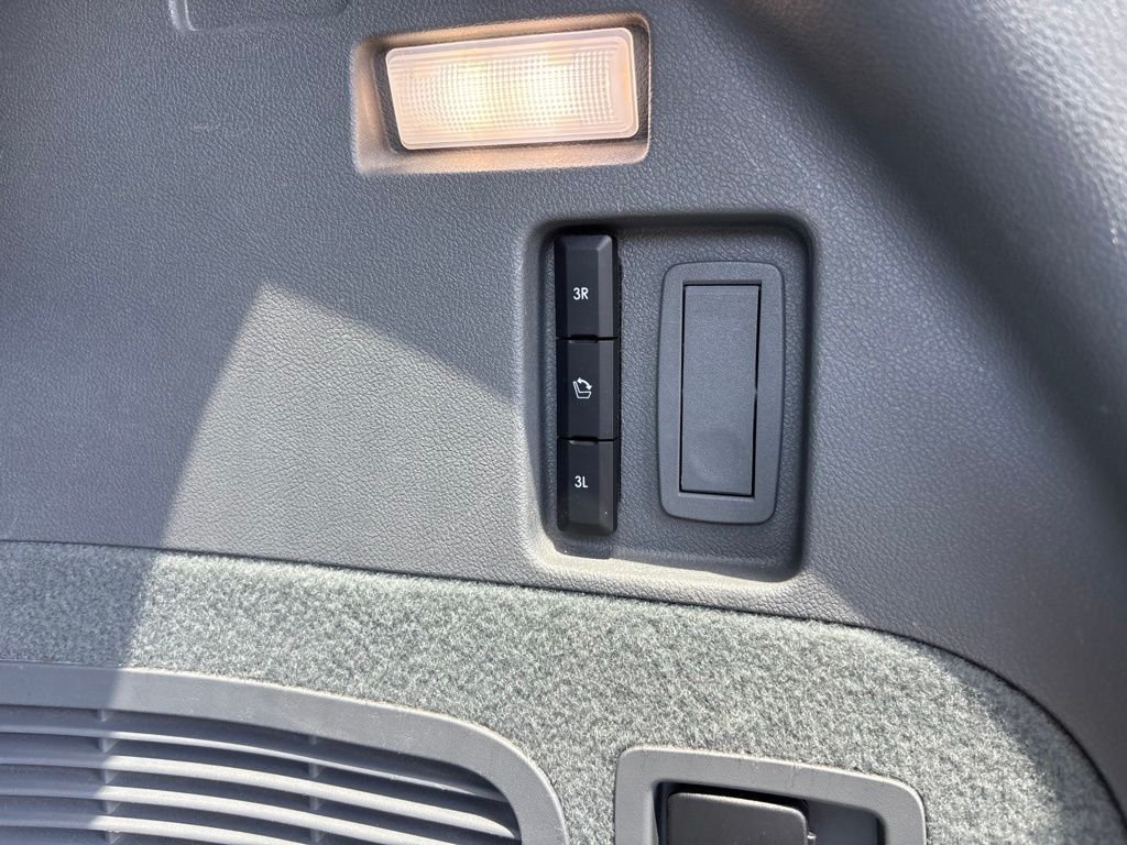 Used 2020 Gray Lincoln Reserve image 15