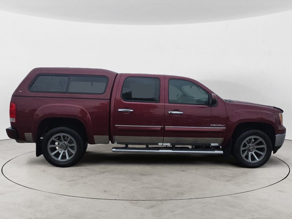 Used 2013 Red GMC Denali image 4