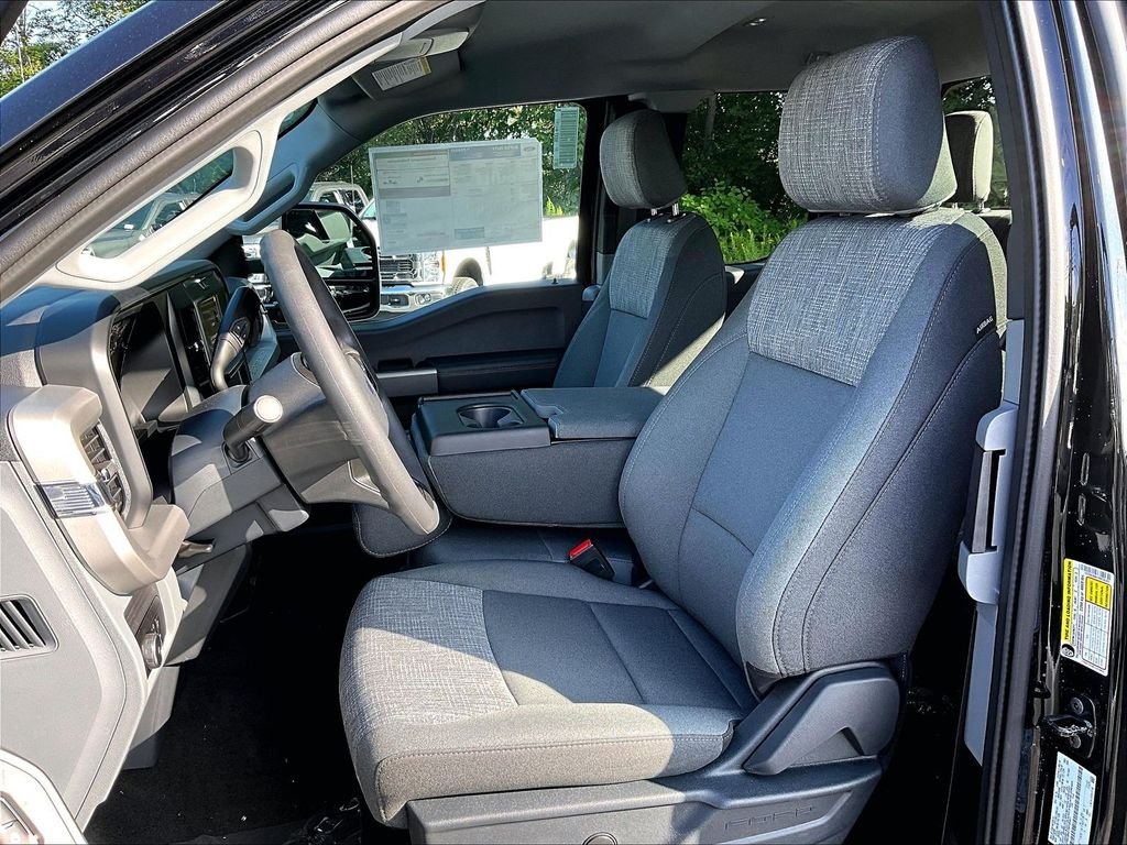 New 2026 Agate Black Metallic Ford XLT image 9