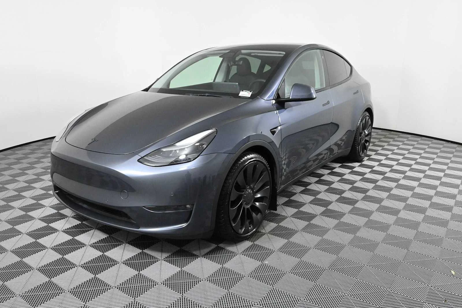 Used 2022  Tesla Performance image 2