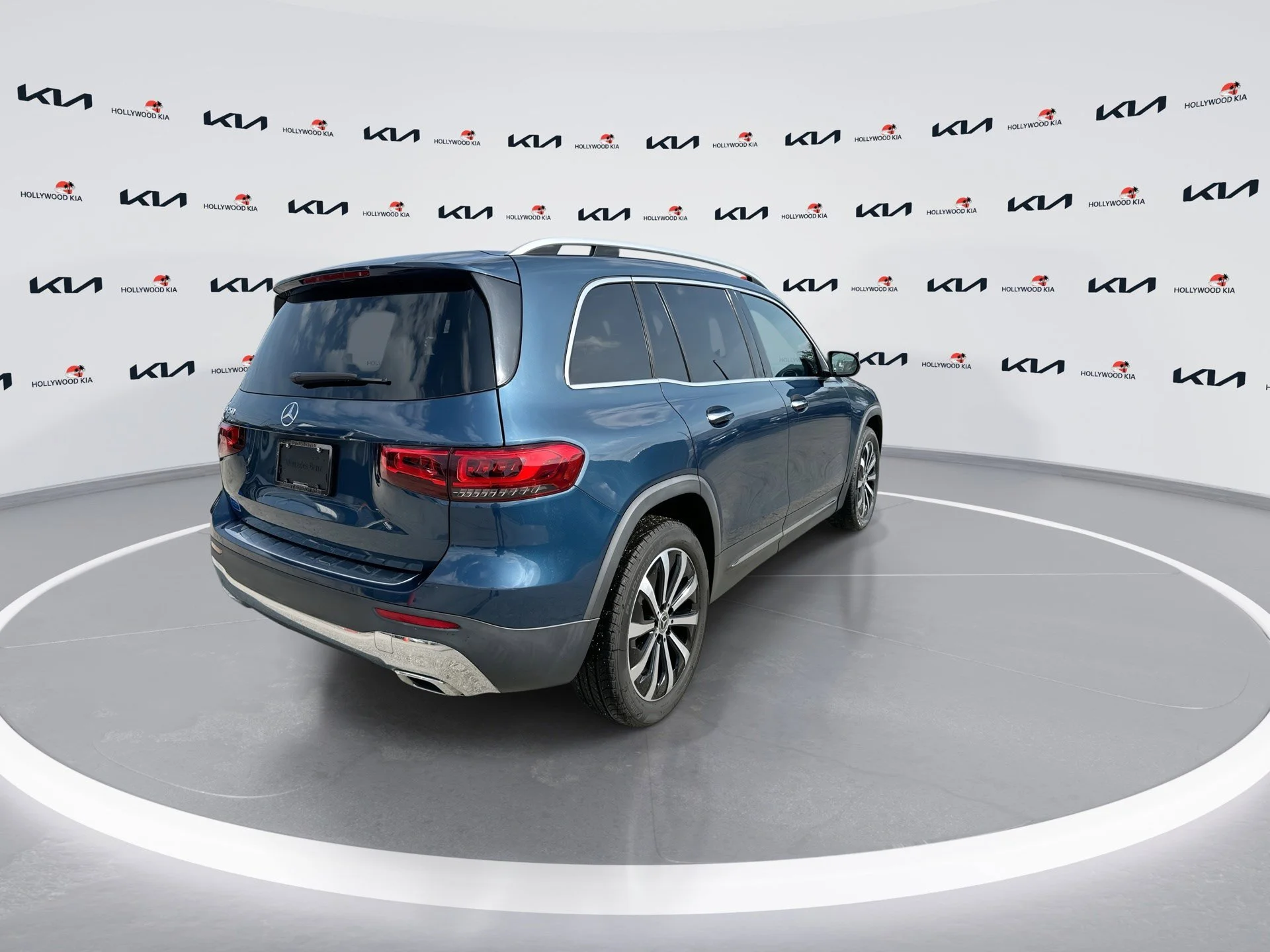 Used 2021 Denim Blue Metallic Mercedes-Benz GLB 250 image 8
