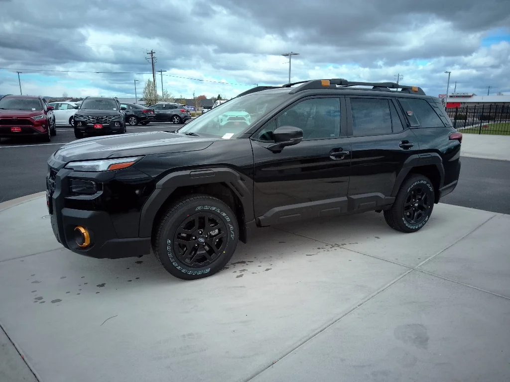 New 2026 CRYSTAL BLACK SILICA Subaru Wilderness image 7