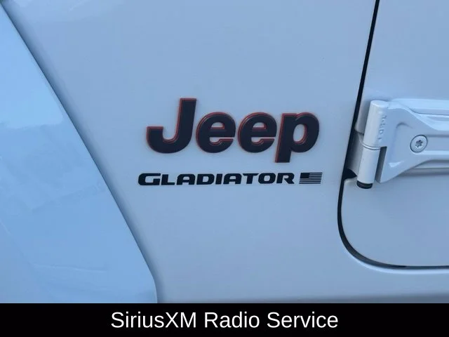 Used 2025 White Jeep Mojave image 12