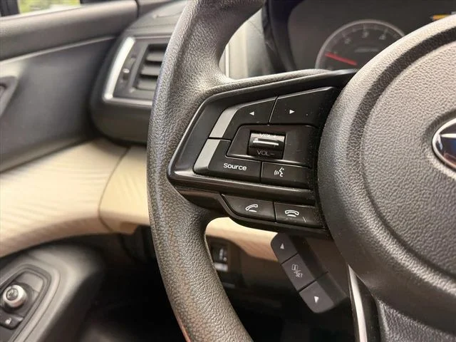 Used 2020 White Subaru Base image 22