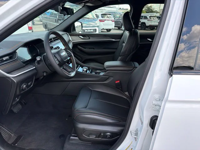 New 2026 White Jeep  image 12